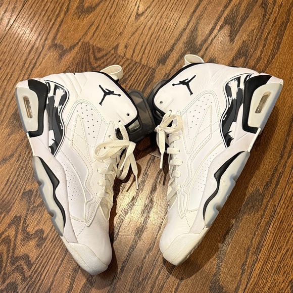 Jordan MVP White and Black Sneakers Size 9.5 - Picture 11 of 16
